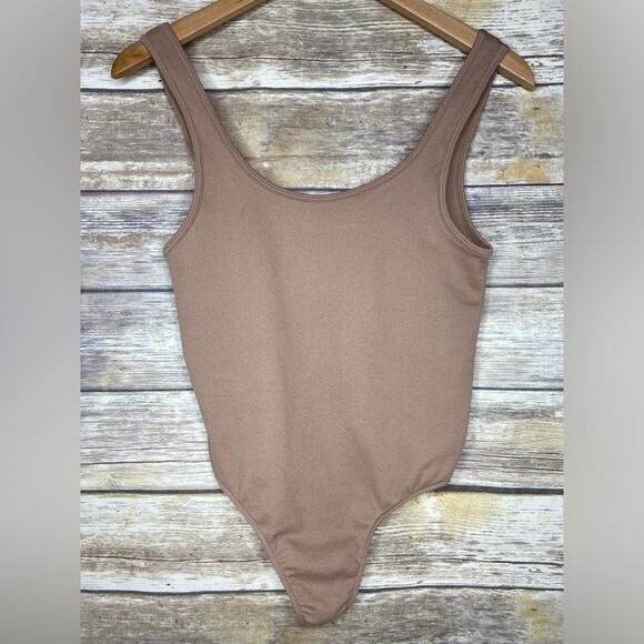 Babaton the Group L tan ribbed stretch one piece bodysuit - Picture 1 of 7